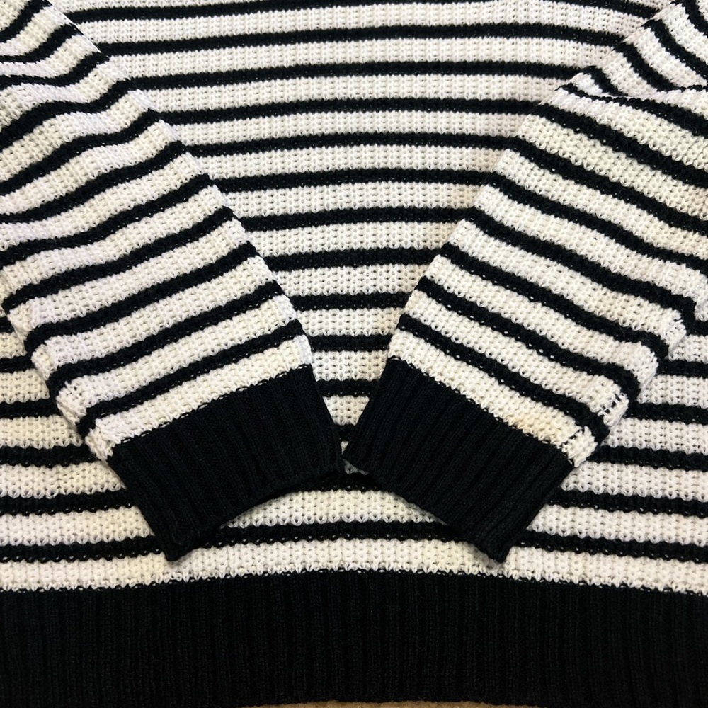 NEW Valentines Striped & Heart Pattern Drop Shoulder Sweater size L - Picture 6 of 6